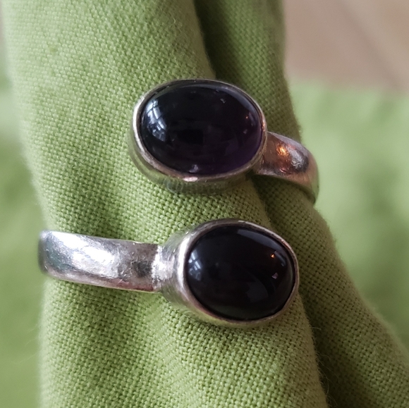 Vintage Jewelry - Sterling Silver Adjustable Size Ring Purple Stones